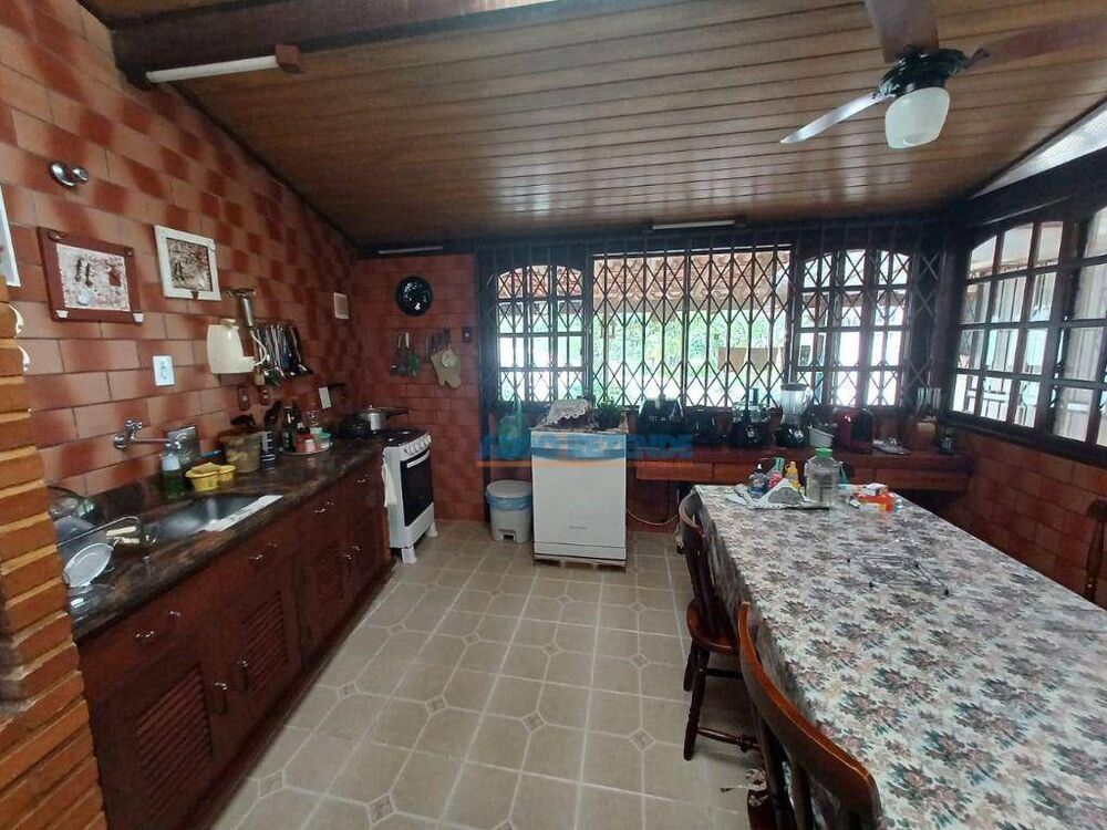 Casa à venda com 5 quartos, 460m² - Foto 4