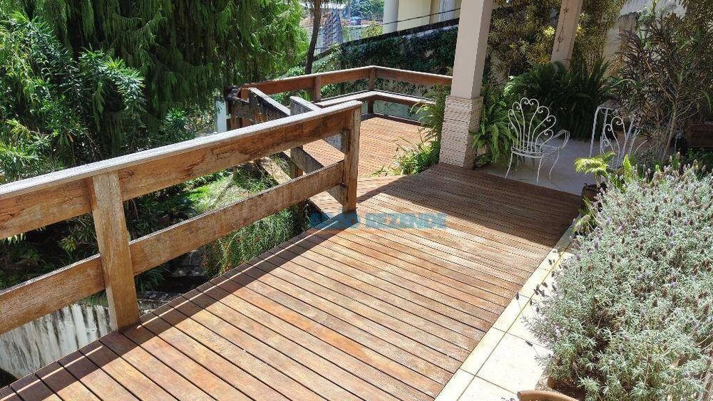 Casa à venda com 5 quartos, 408m² - Foto 1