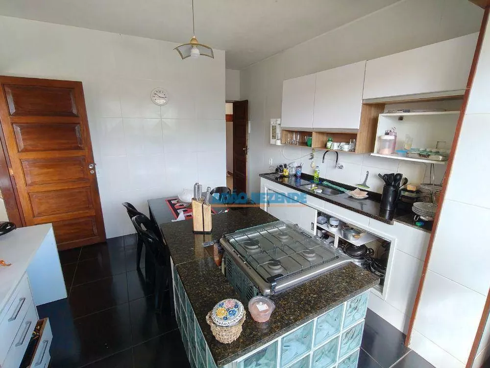 Casa, 5 quartos, 213 m² - Foto 3