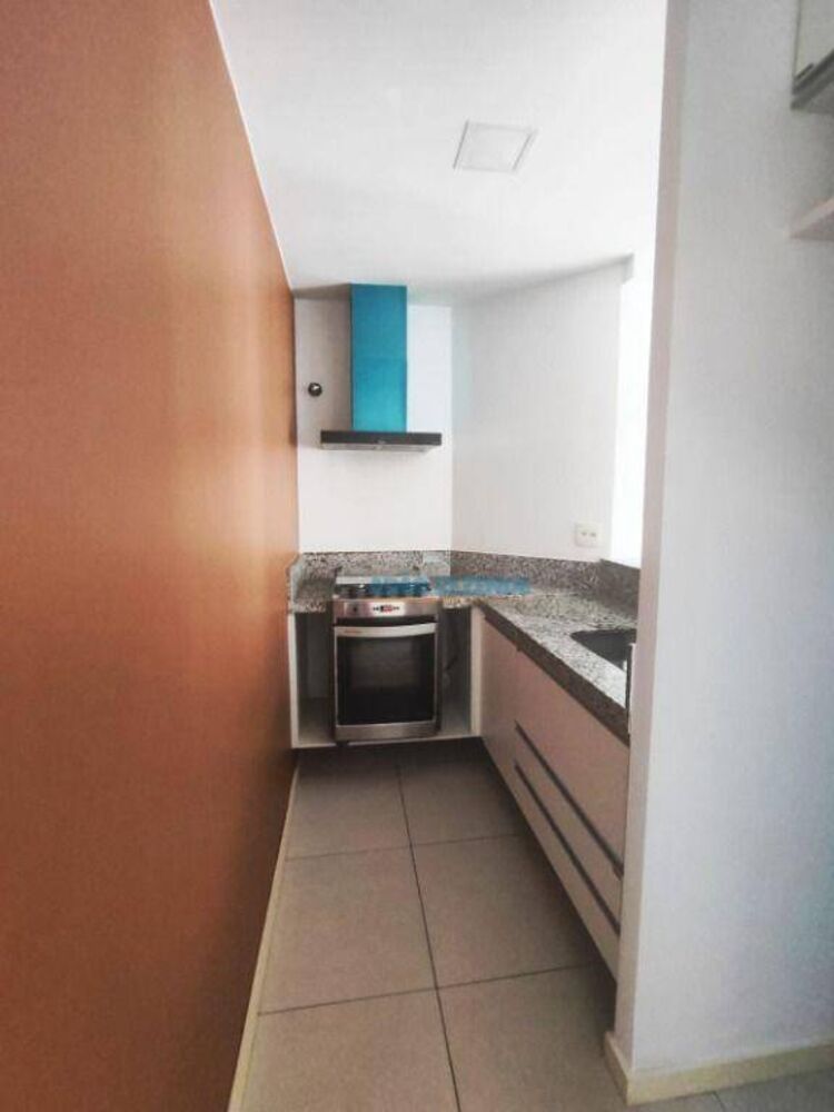 Apartamento à venda com 1 quarto, 42m² - Foto 1