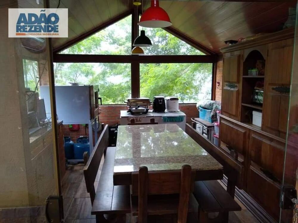 Casa de Condomínio à venda com 3 quartos, 150m² - Foto 2