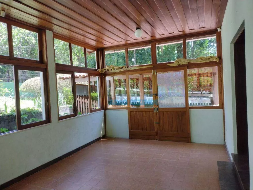 Casa à venda com 4 quartos, 350m² - Foto 3