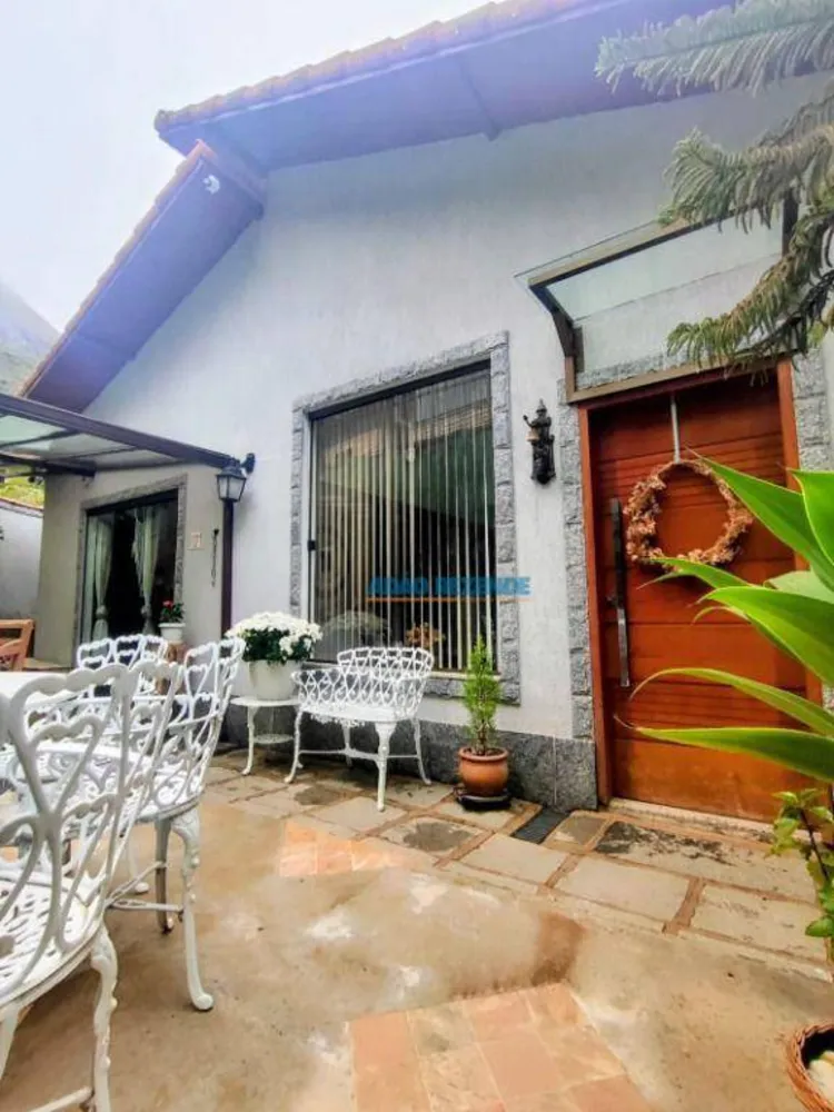 Casa, 4 quartos, 183 m² - Foto 1
