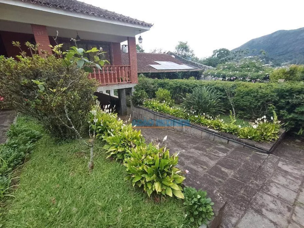 Casa, 3 quartos, 182 m² - Foto 1