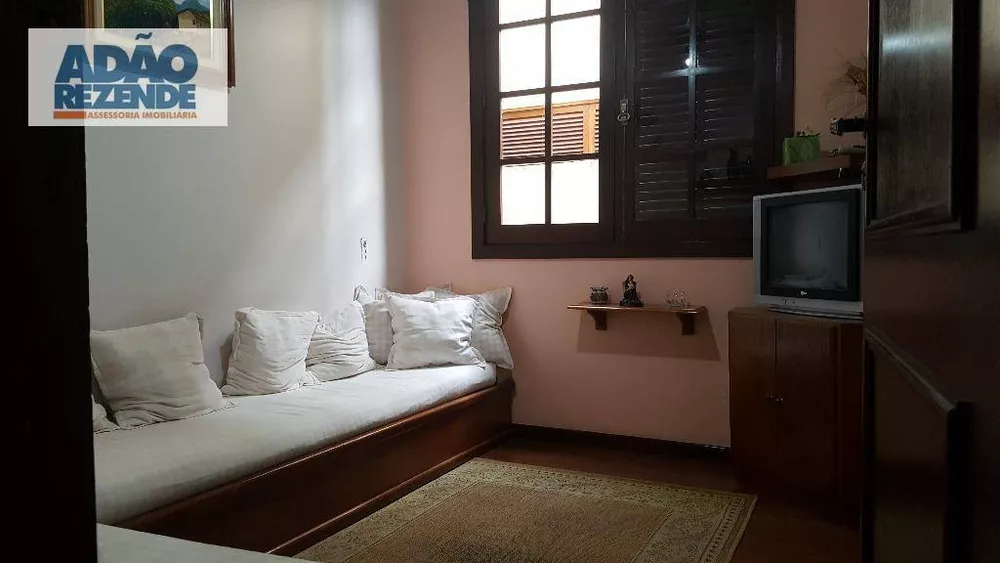 Casa, 5 quartos, 270 m² - Foto 2