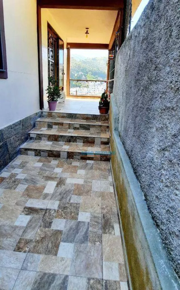 Casa, 4 quartos, 294 m² - Foto 1