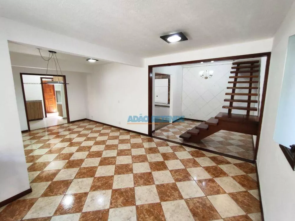 Casa à venda com 3 quartos, 250m² - Foto 4