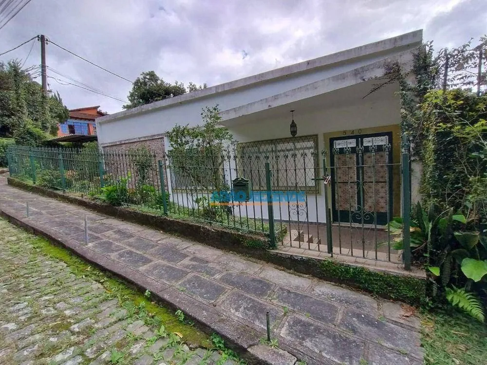 Casa, 4 quartos, 230 m² - Foto 1