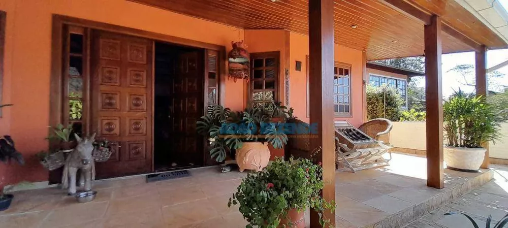 Casa de Condomínio à venda com 4 quartos, 230m² - Foto 2