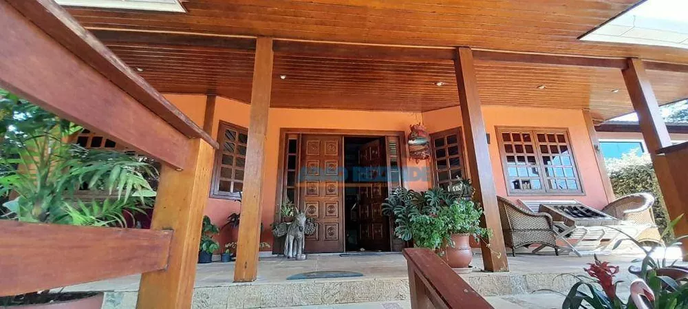 Casa de Condomínio à venda com 4 quartos, 230m² - Foto 4