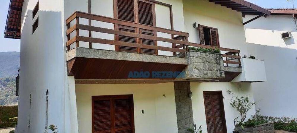 Casa de Condomínio à venda com 5 quartos, 212m² - Foto 1