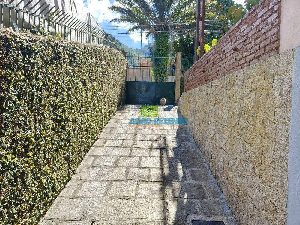 Casa, 5 quartos, 244 m² - Foto 2