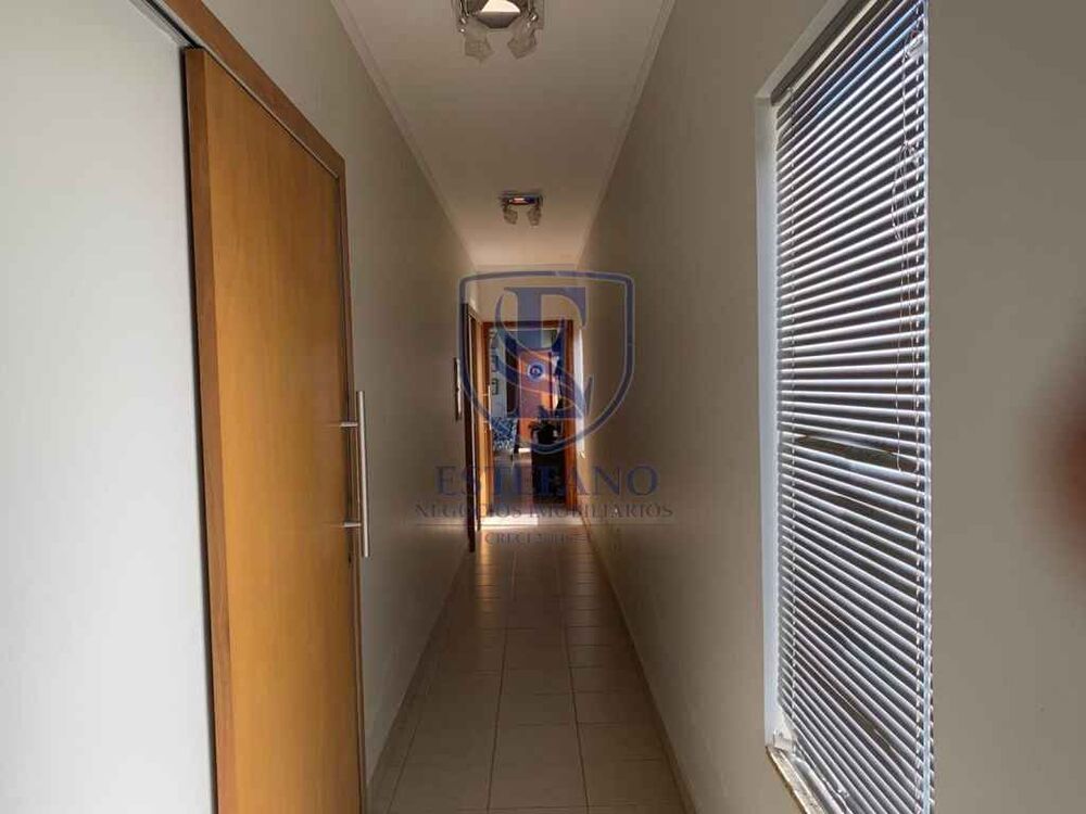 Casa à venda com 3 quartos, 473m² - Foto 1