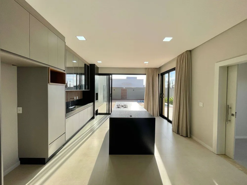 Casa, 3 quartos, 223 m² - Foto 1