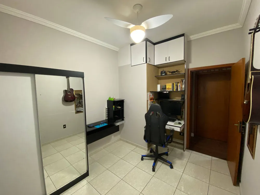 Casa, 3 quartos, 168 m² - Foto 2