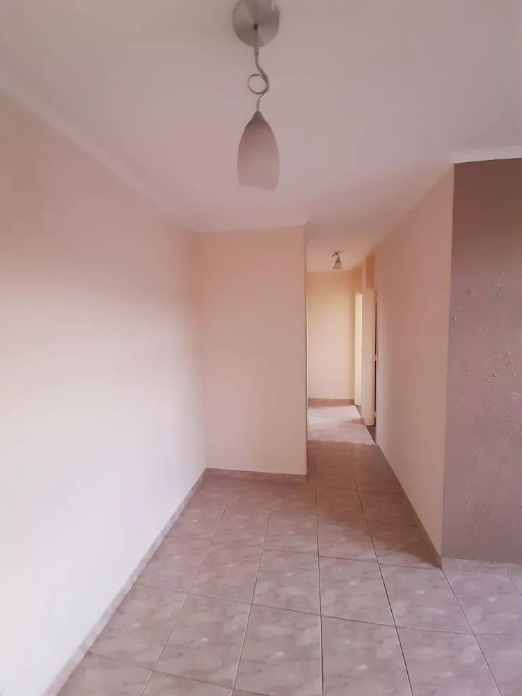 Apartamento à venda com 3 quartos, 67m² - Foto 2