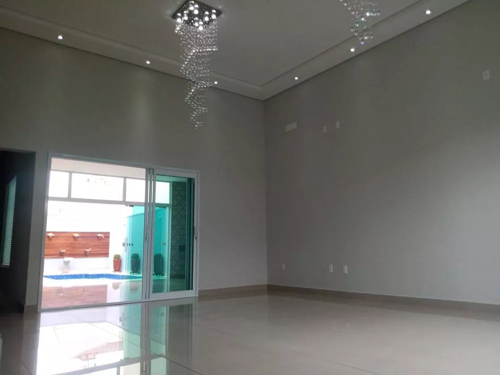 Casa à venda com 3 quartos, 200m² - Foto 2