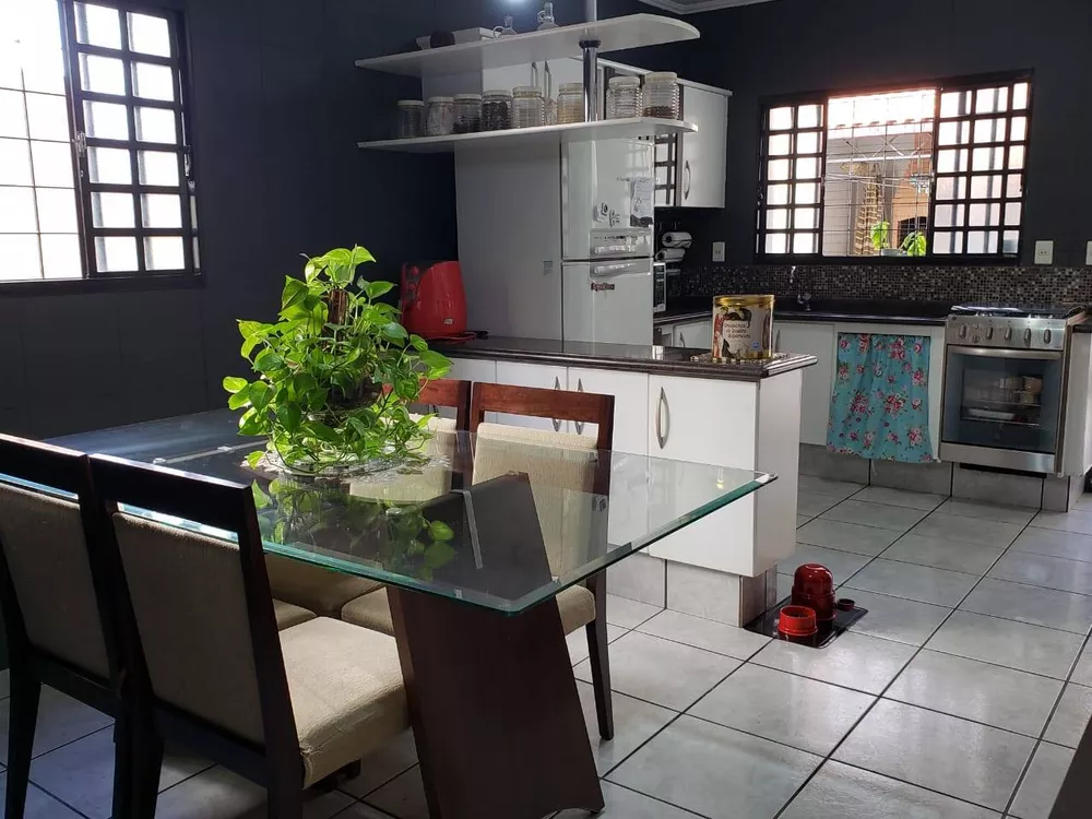 Sobrado à venda com 3 quartos, 199m² - Foto 2