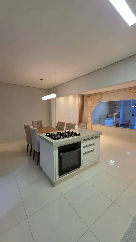 Casa, 3 quartos, 130 m² - Foto 2