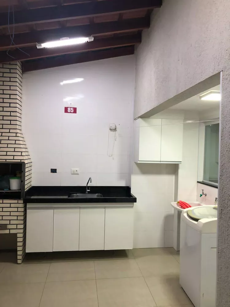 Casa à venda com 2 quartos, 80m² - Foto 4