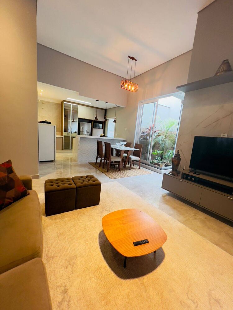 Casa à venda com 3 quartos, 160m² - Foto 1