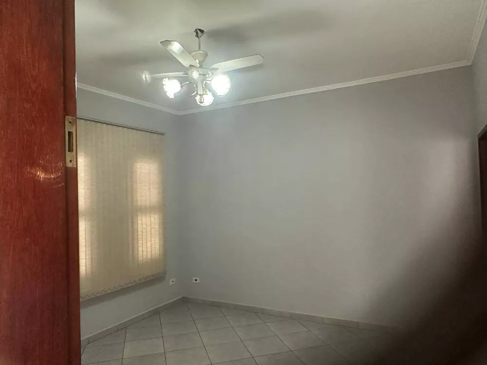 Casa à venda com 2 quartos, 122m² - Foto 2