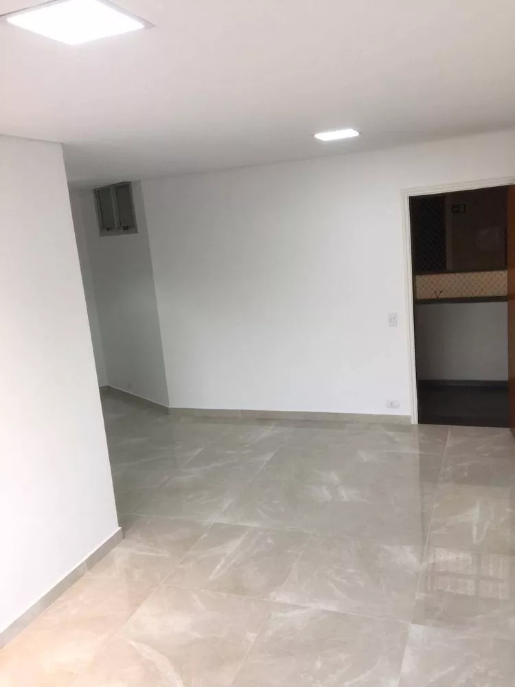 Apartamento à venda com 3 quartos, 90m² - Foto 2