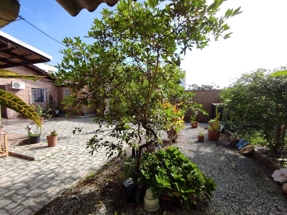 Casa, 3 quartos, 214 m² - Foto 1