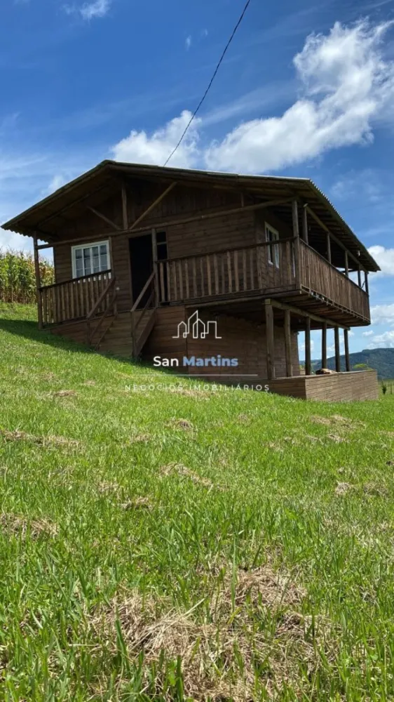 Sítio, 3 quartos, 1860 m² - Foto 1