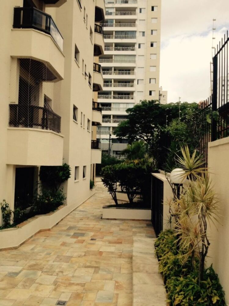 Apartamento para alugar com 2 quartos, 70m² - Foto 4
