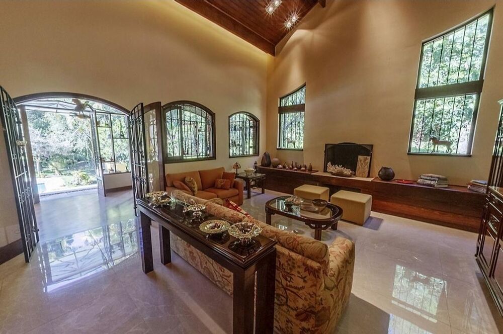 Casa de Condomínio para alugar com 4 quartos, 451m² - Foto 4