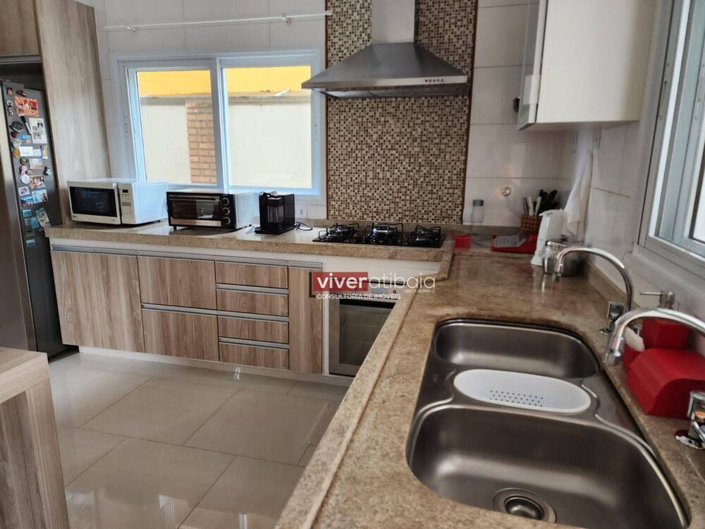 Casa de Condomínio à venda com 4 quartos, 257m² - Foto 3