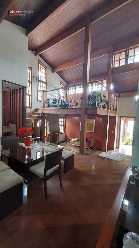 Casa à venda com 3 quartos, 250m² - Foto 1