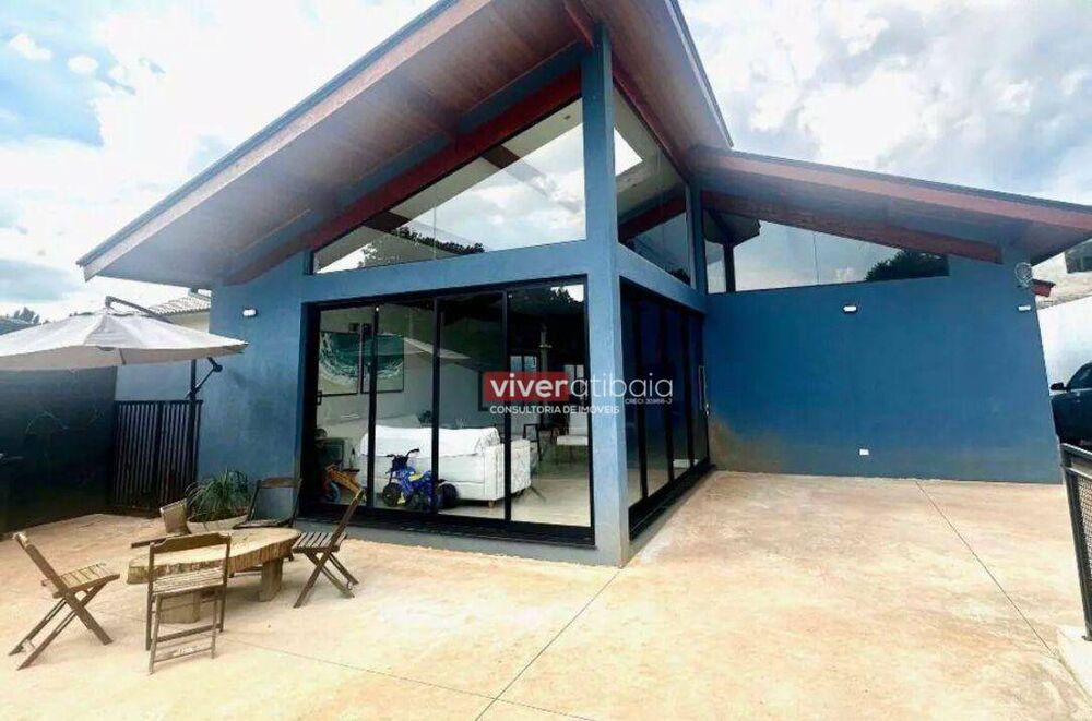 Casa à venda com 2 quartos, 161m² - Foto 1