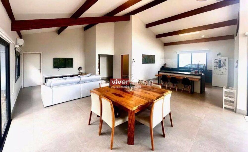 Casa à venda com 2 quartos, 161m² - Foto 2
