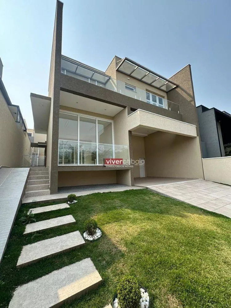 Casa à venda com 3 quartos, 305m² - Foto 1