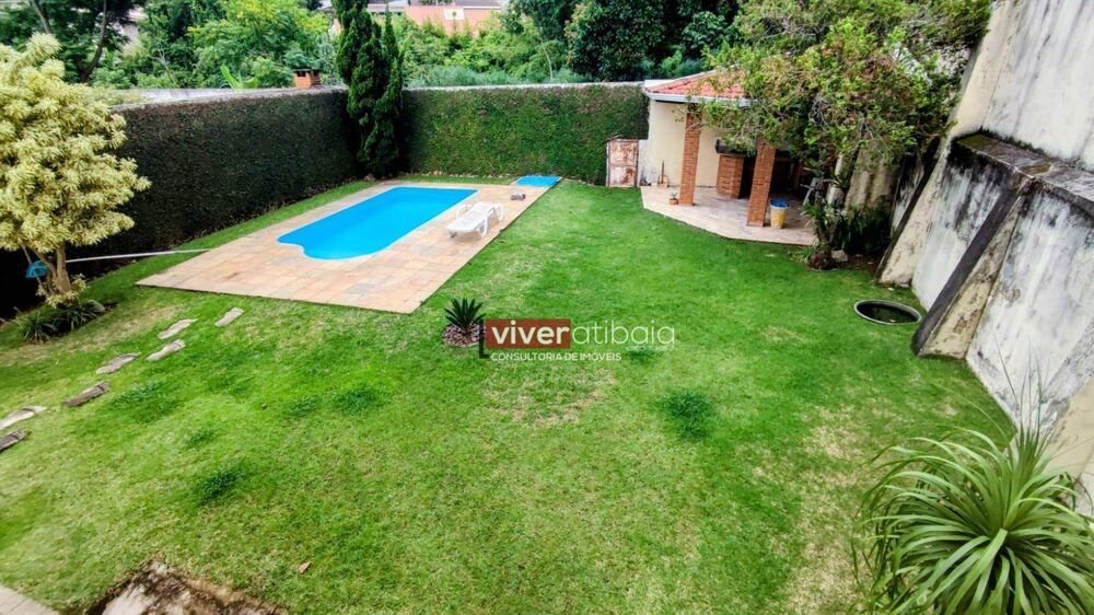 Casa à venda com 3 quartos, 223m² - Foto 1