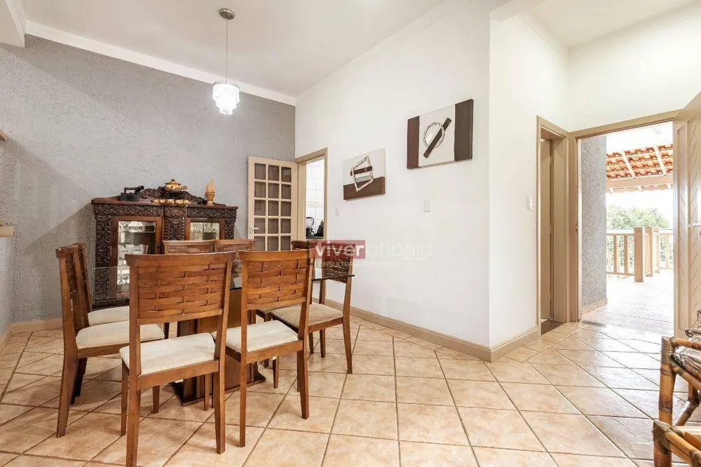 Casa, 5 quartos, 338 m² - Foto 2