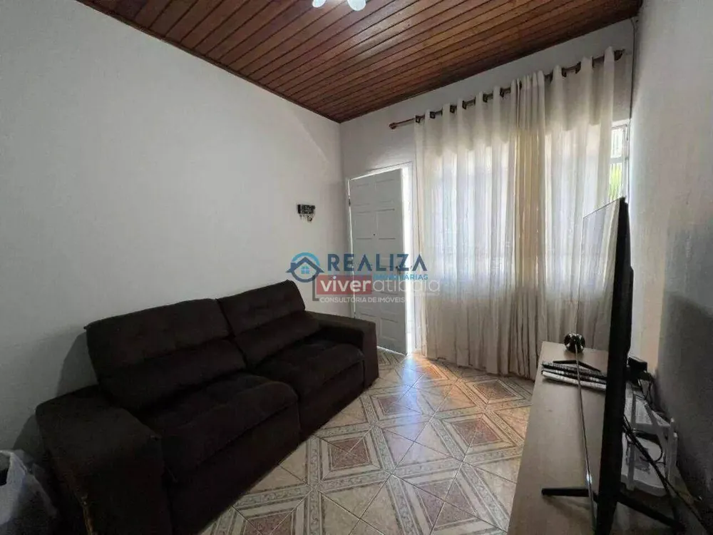 Casa, 6 quartos, 220 m² - Foto 1