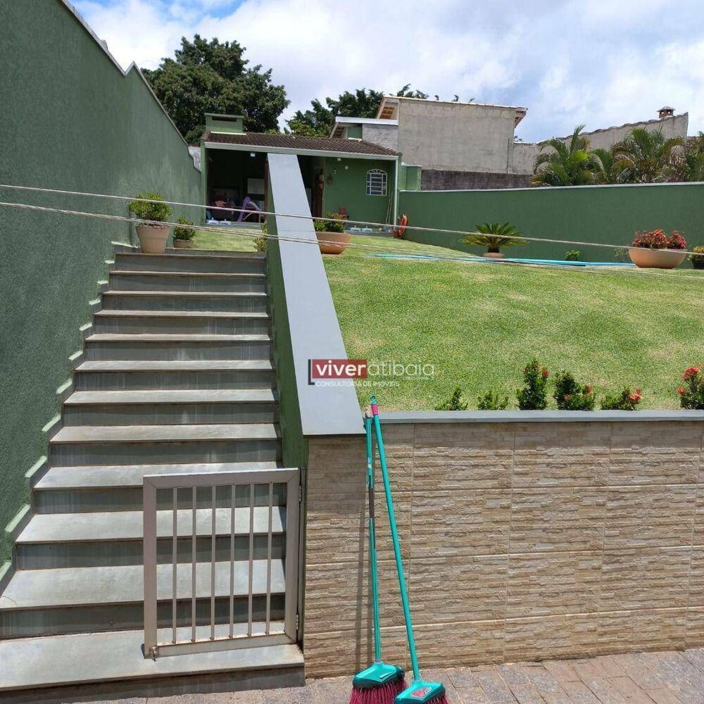 Casa, 4 quartos, 233 m² - Foto 2