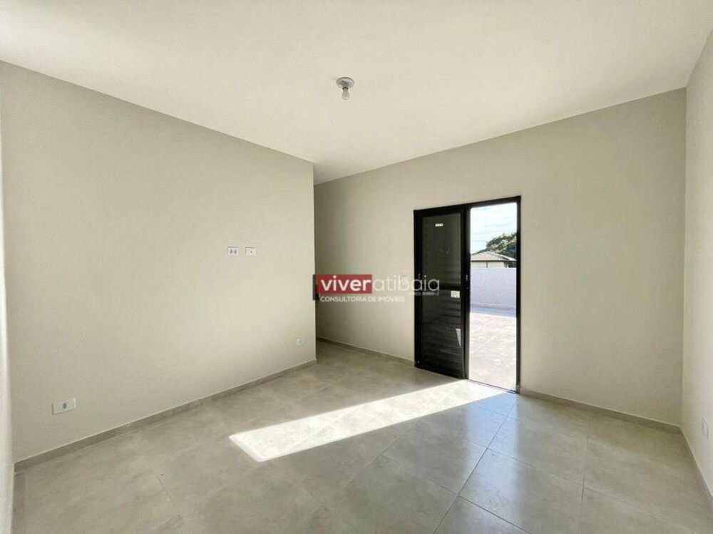 Casa à venda com 3 quartos, 136m² - Foto 1