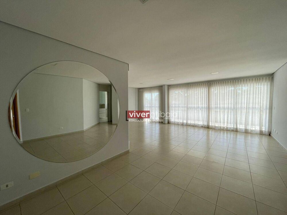 Apartamento para alugar com 3 quartos, 150m² - Foto 2