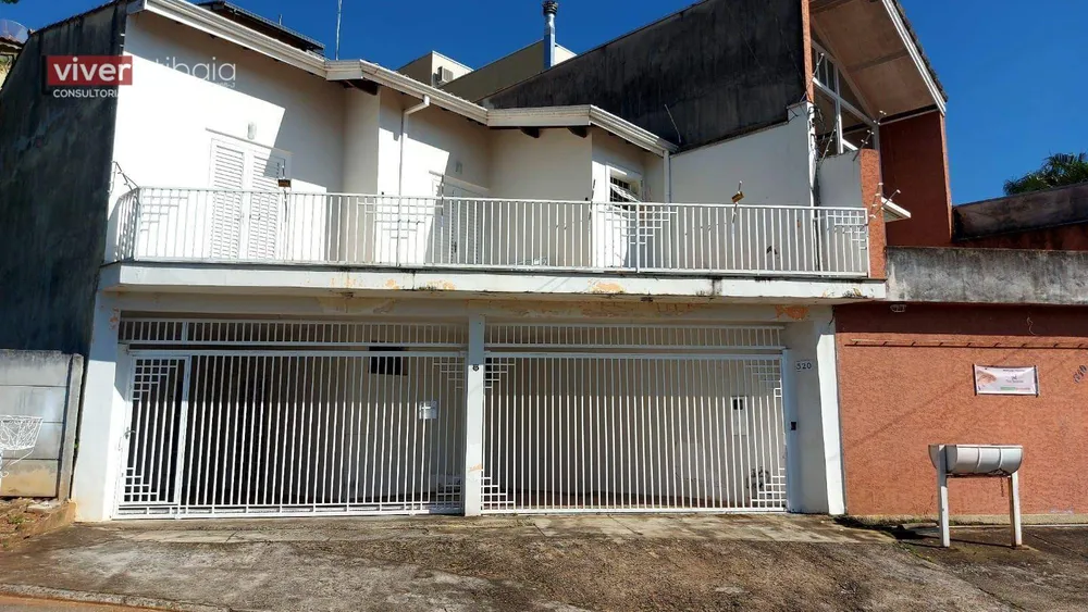 Casa, 4 quartos, 186 m² - Foto 1