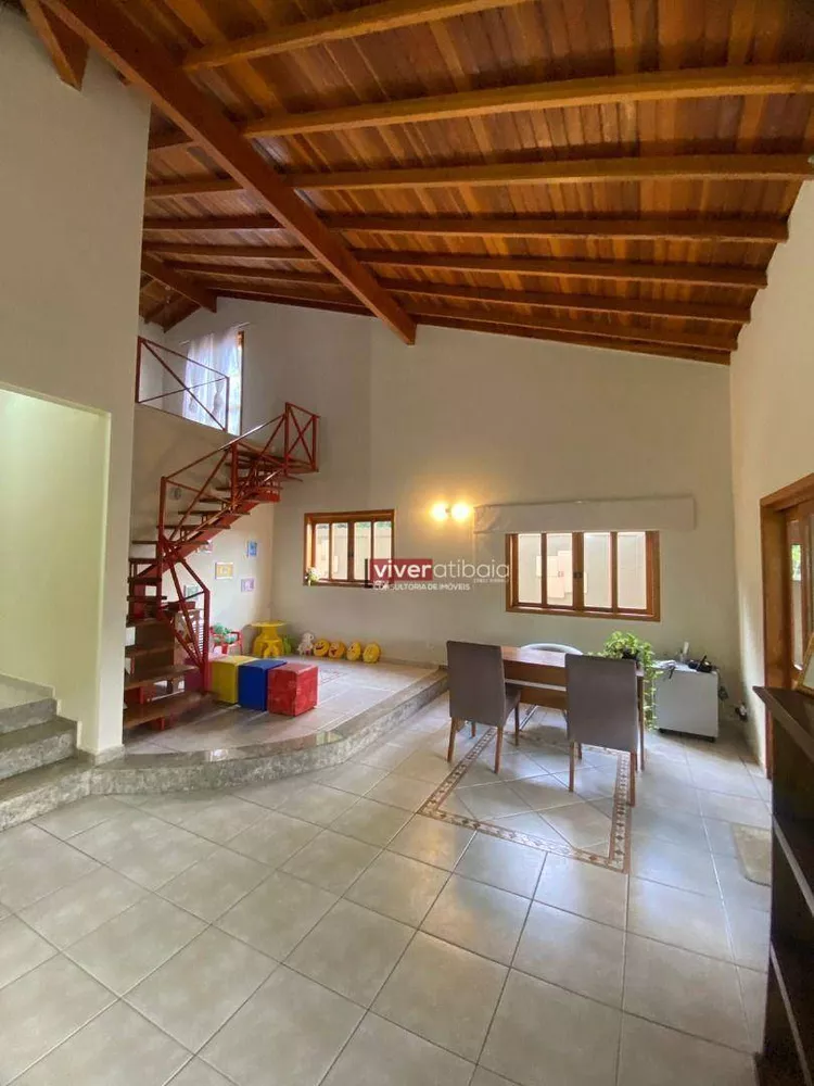 Casa à venda com 3 quartos, 284m² - Foto 4