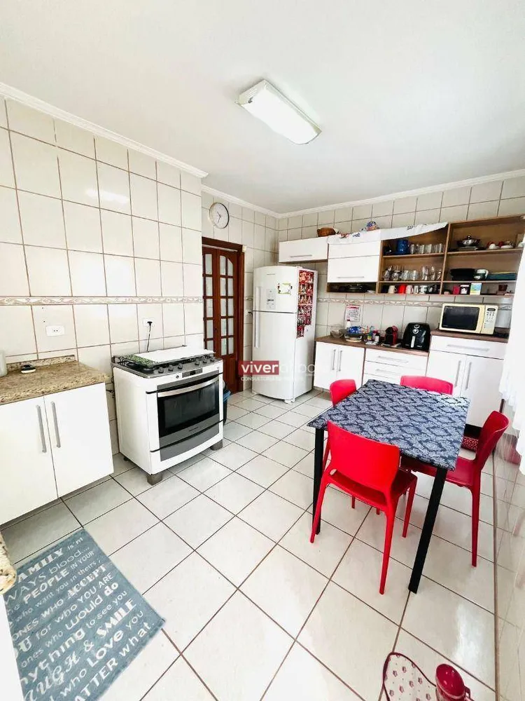 Casa, 3 quartos, 209 m² - Foto 3