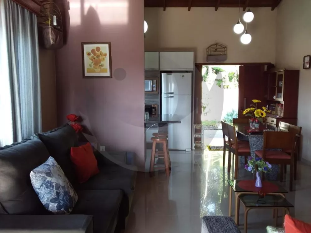 Casa à venda com 3 quartos, 250m² - Foto 3