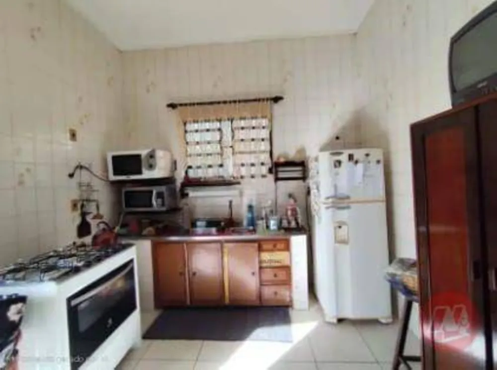 Casa, 3 quartos, 242 m² - Foto 3