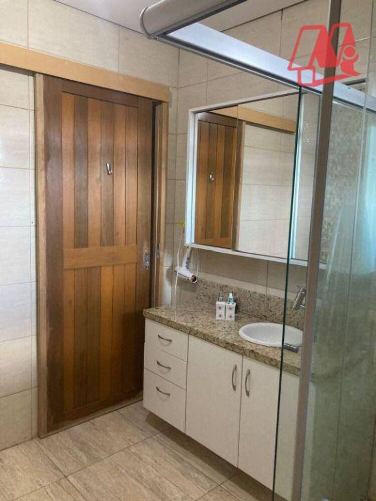 Casa, 3 quartos, 234 m² - Foto 2