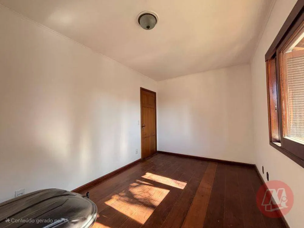 Casa, 3 quartos, 224 m² - Foto 1