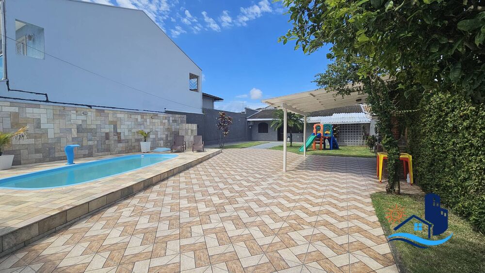 Casa à venda com 2 quartos, 80m² - Foto 1